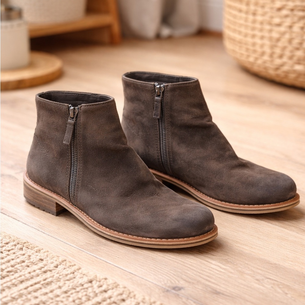 Women’s Suede Side-Zip Ankle Boots - Brown